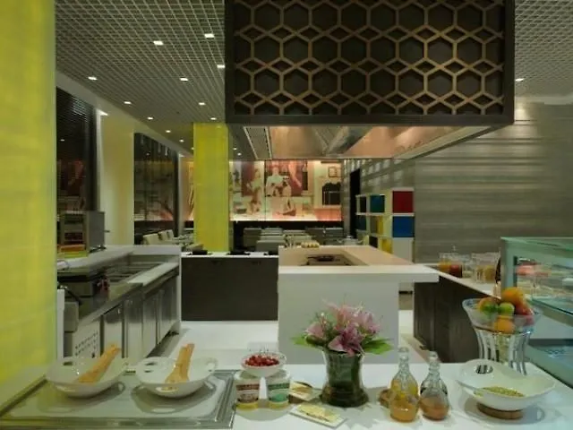 Citrus Hotels Gurgaon Central 3*,